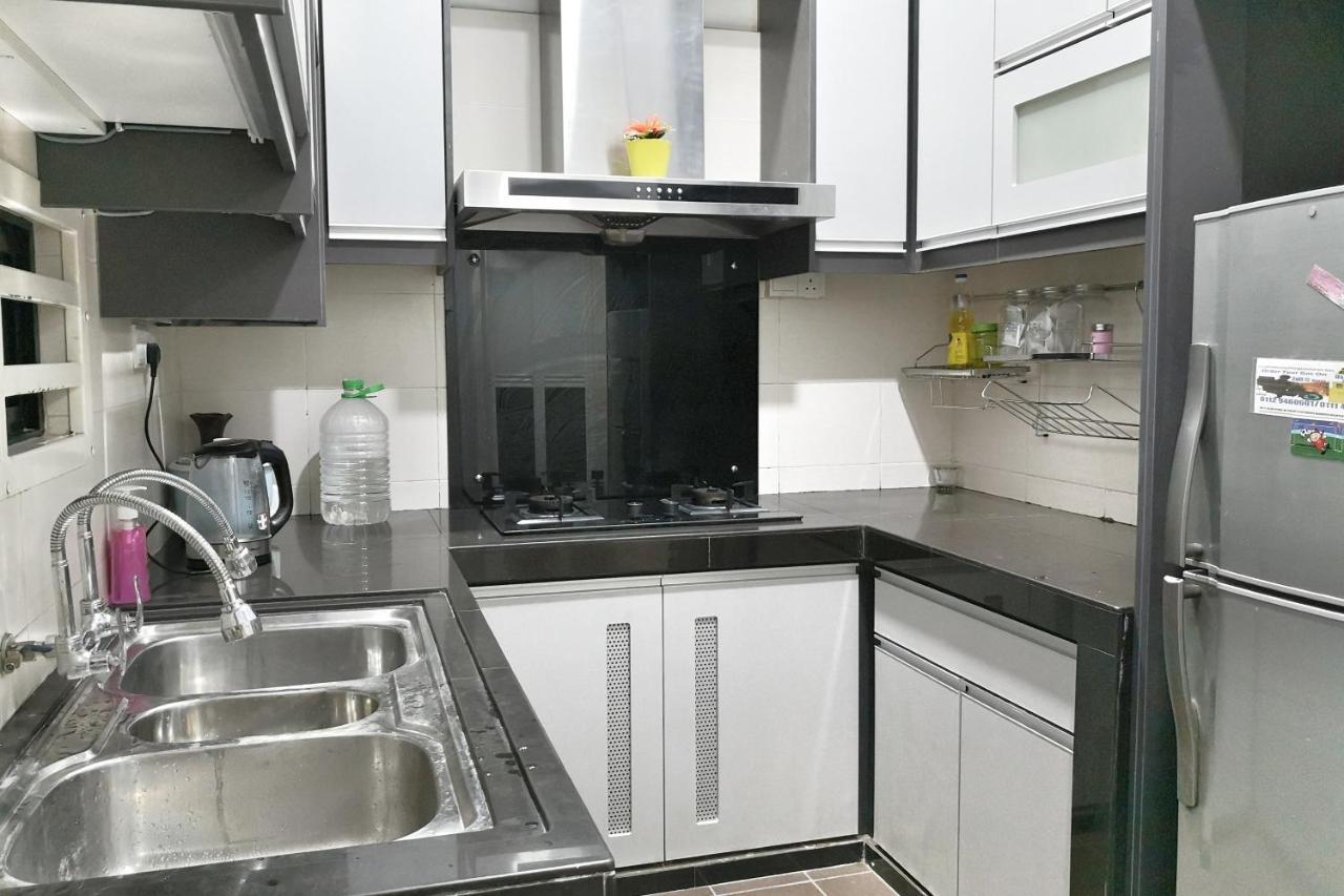 Teratak Persona Homestay. 4 Rooms Double Storey Terrace In Kuantan City. Eksteriør bilde
