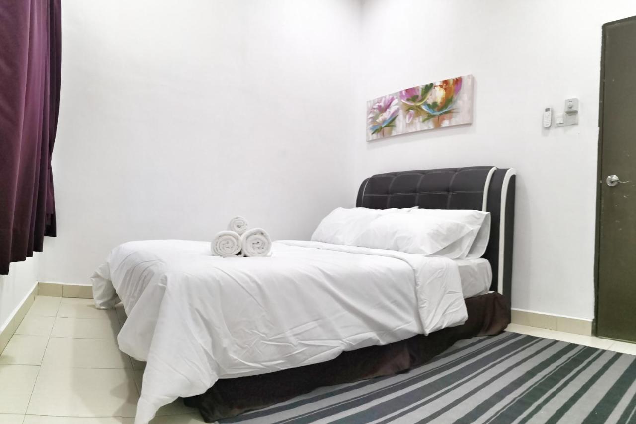 Teratak Persona Homestay. 4 Rooms Double Storey Terrace In Kuantan City. Eksteriør bilde